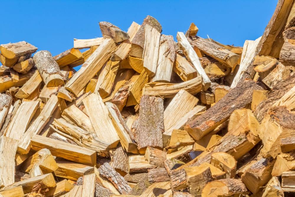 Feuillu en bois de chauffage près de Mâcon