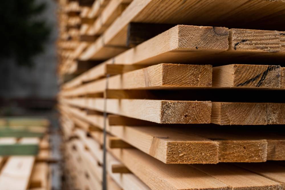 Feuillu en bois d’œuvre près de Mâcon